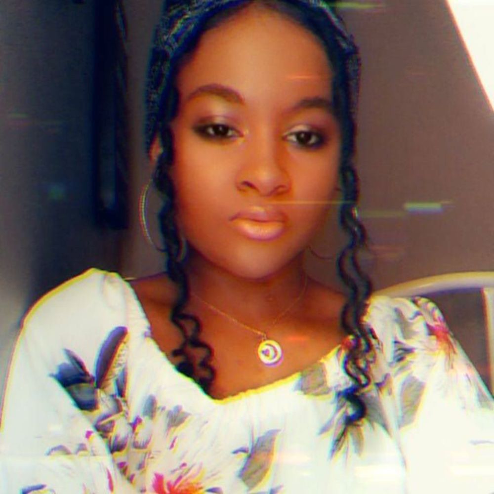 Meet your Posher, Domonique